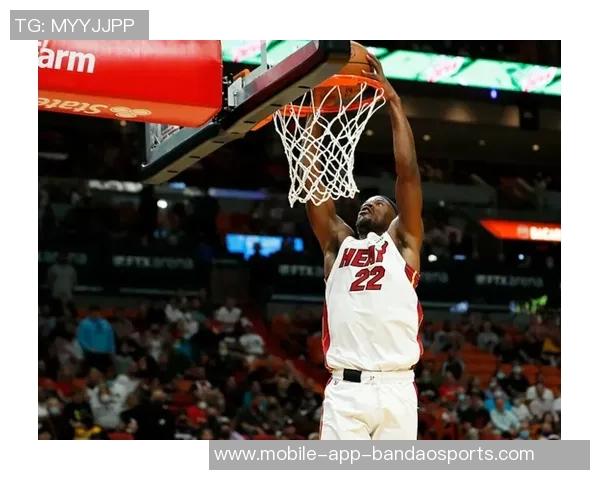 克莱本赛季替补出战8次投中5个以上三分球展现火力全开