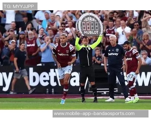 桑德兰与西汉姆联争夺S希门尼斯AC米兰或将考虑出售他